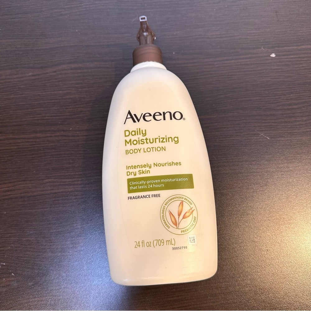 Aveeno Daily Moisturizing Body Lotion 2x24oz/ New With NO Box - Picture 2 of 4